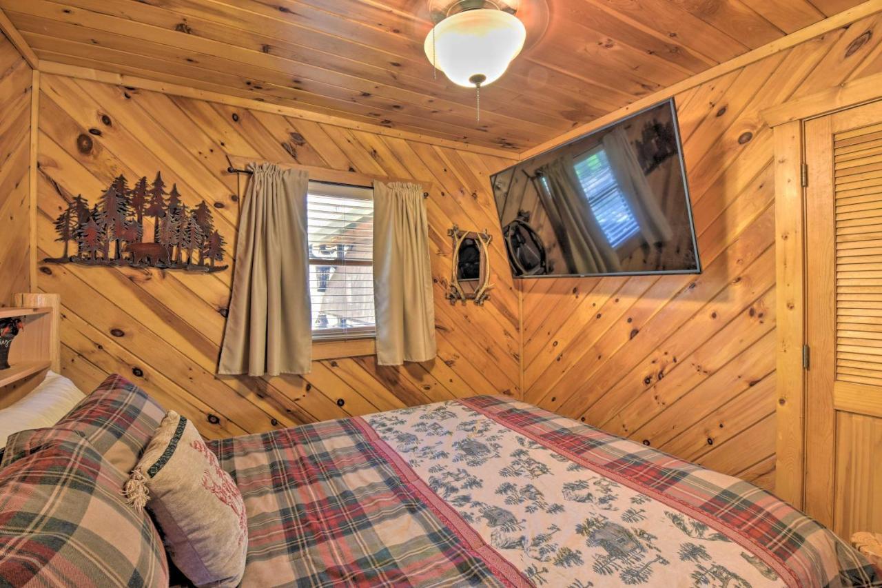 Helen Cabin With Deck And Hot Tub Less Than Half Mi To Main St Kültér fotó
