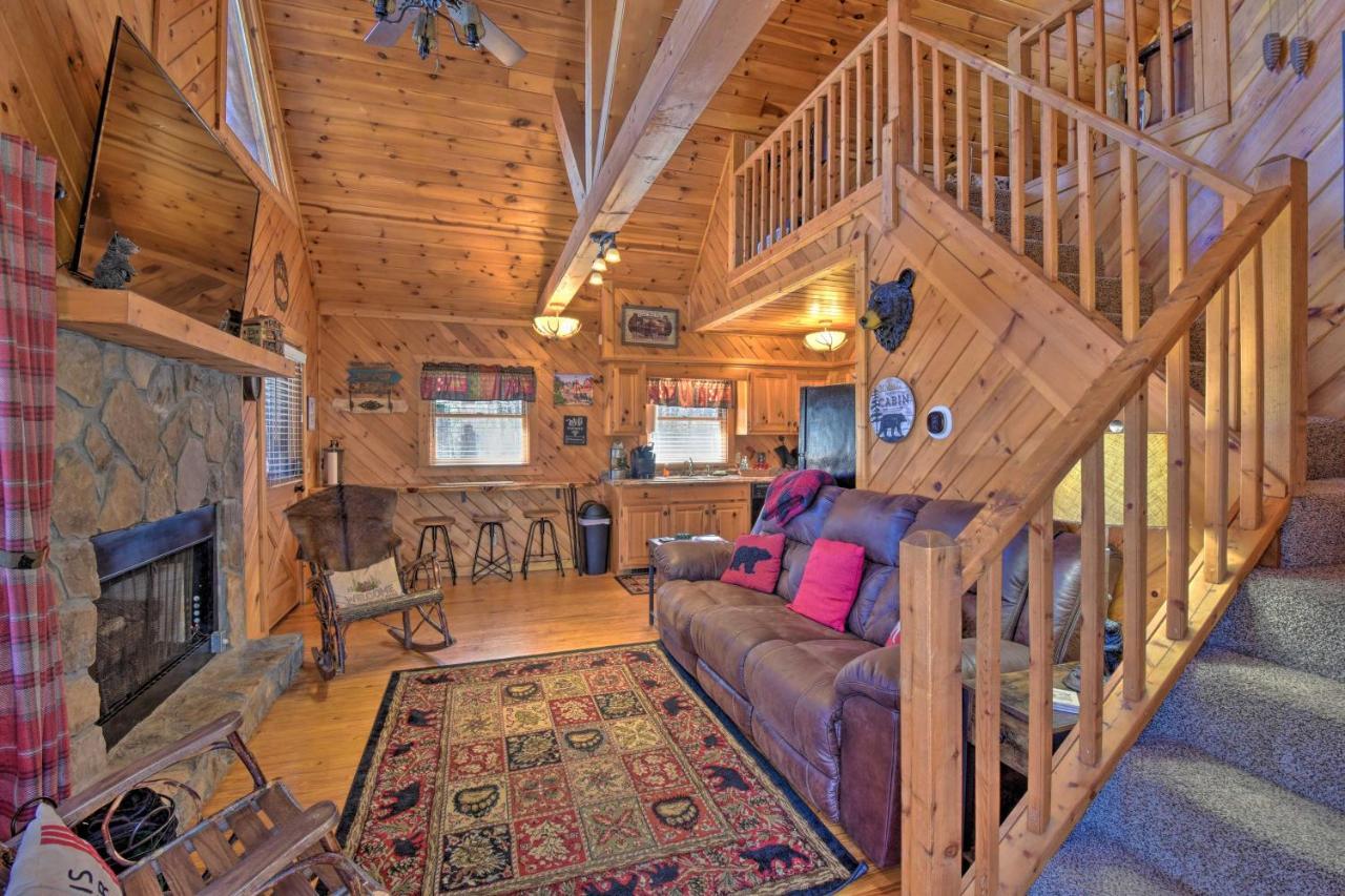 Helen Cabin With Deck And Hot Tub Less Than Half Mi To Main St Kültér fotó